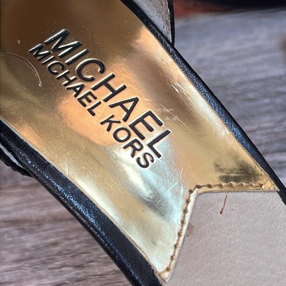 MICHAEL Michael Kors Leather Heels - Picture 2 of 16